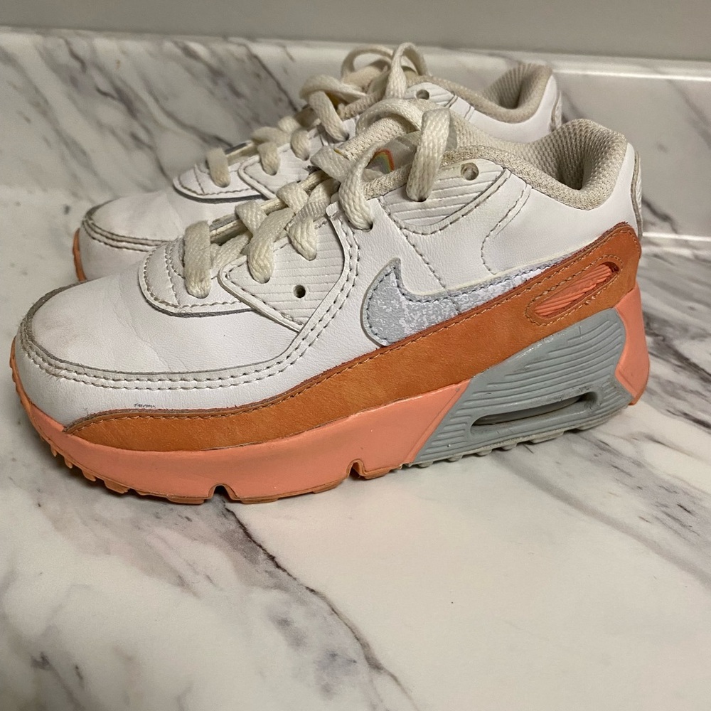 Toddler size 9 air max